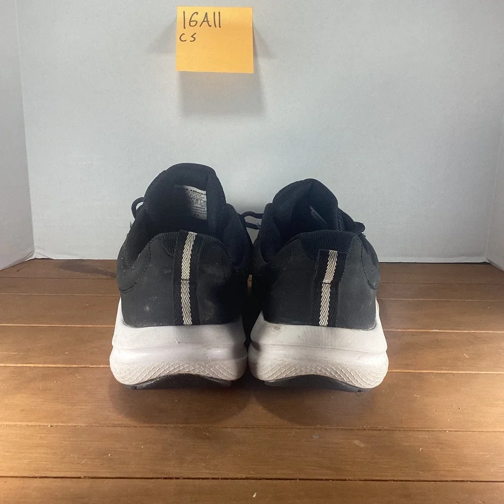Under Armour Charged‎ Assert 9 Running Shoes Womens Size 9 Black White Sneakers